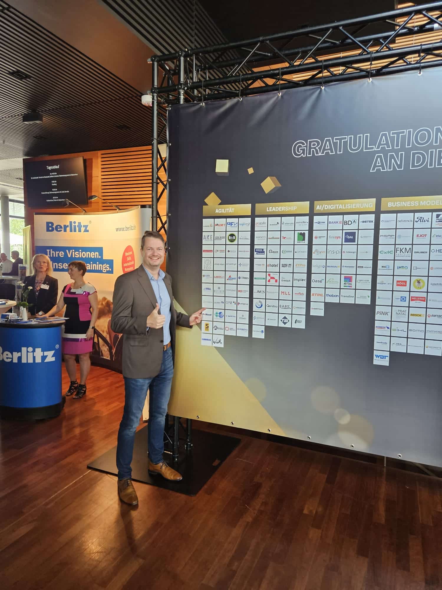 Top 100 naturwaerme 3 Tony Seifert von naturwaerme freut sich über die Top 100 Auszeichnung