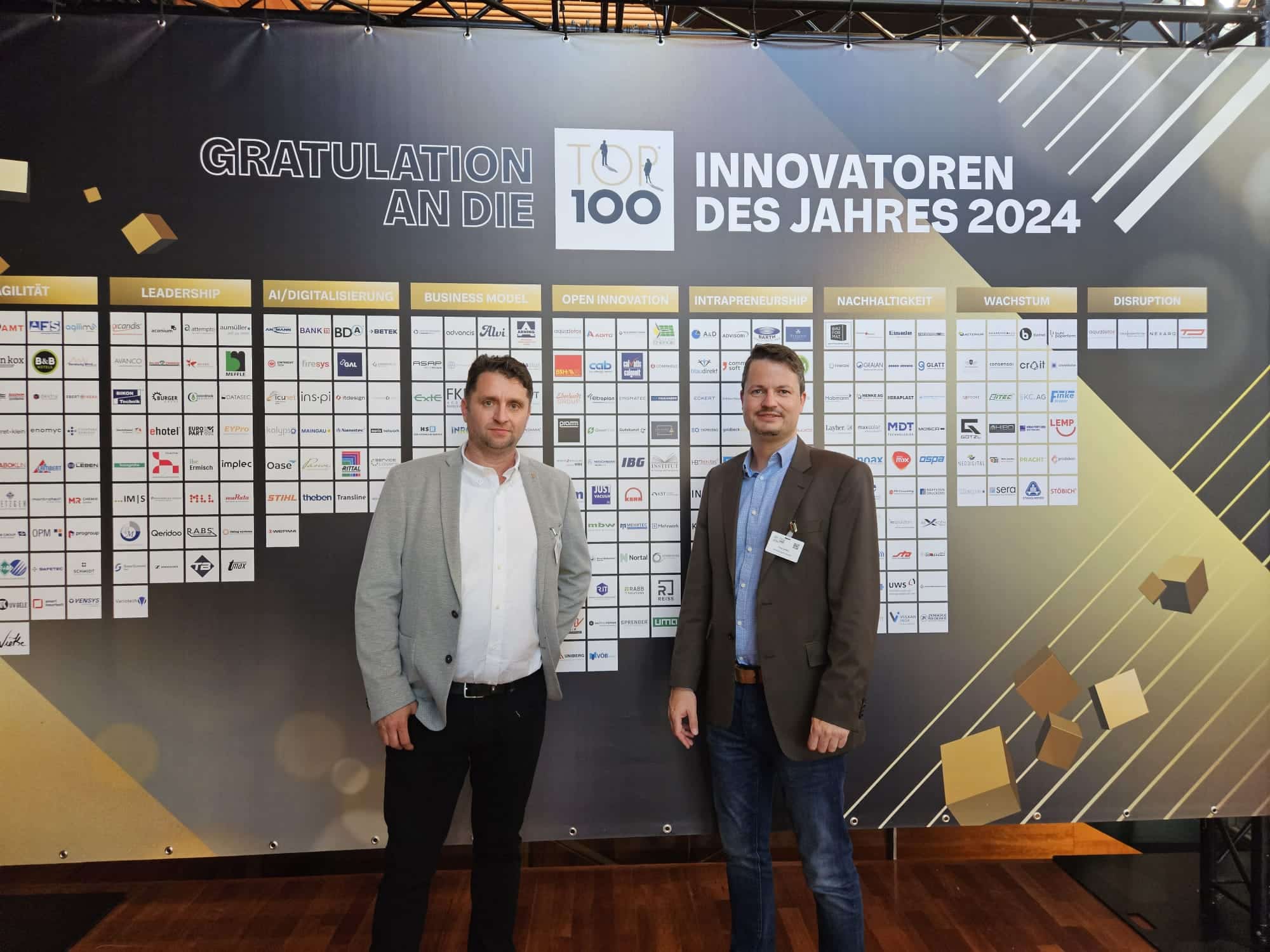 Top 100 naturwaerme Die Geschäftsführer von naturwaerme auf der Preisverleihung