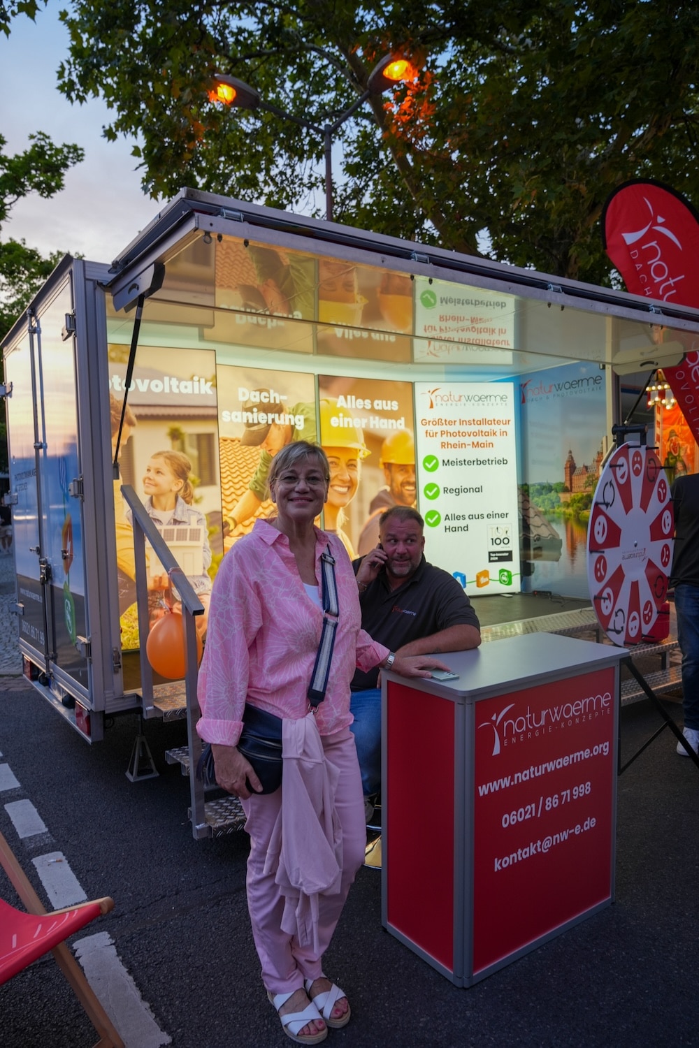 Stadtfest Aschaffenburg 2024 Der naturwaerme Stand auf dem Stadtfest Aschaffenburg