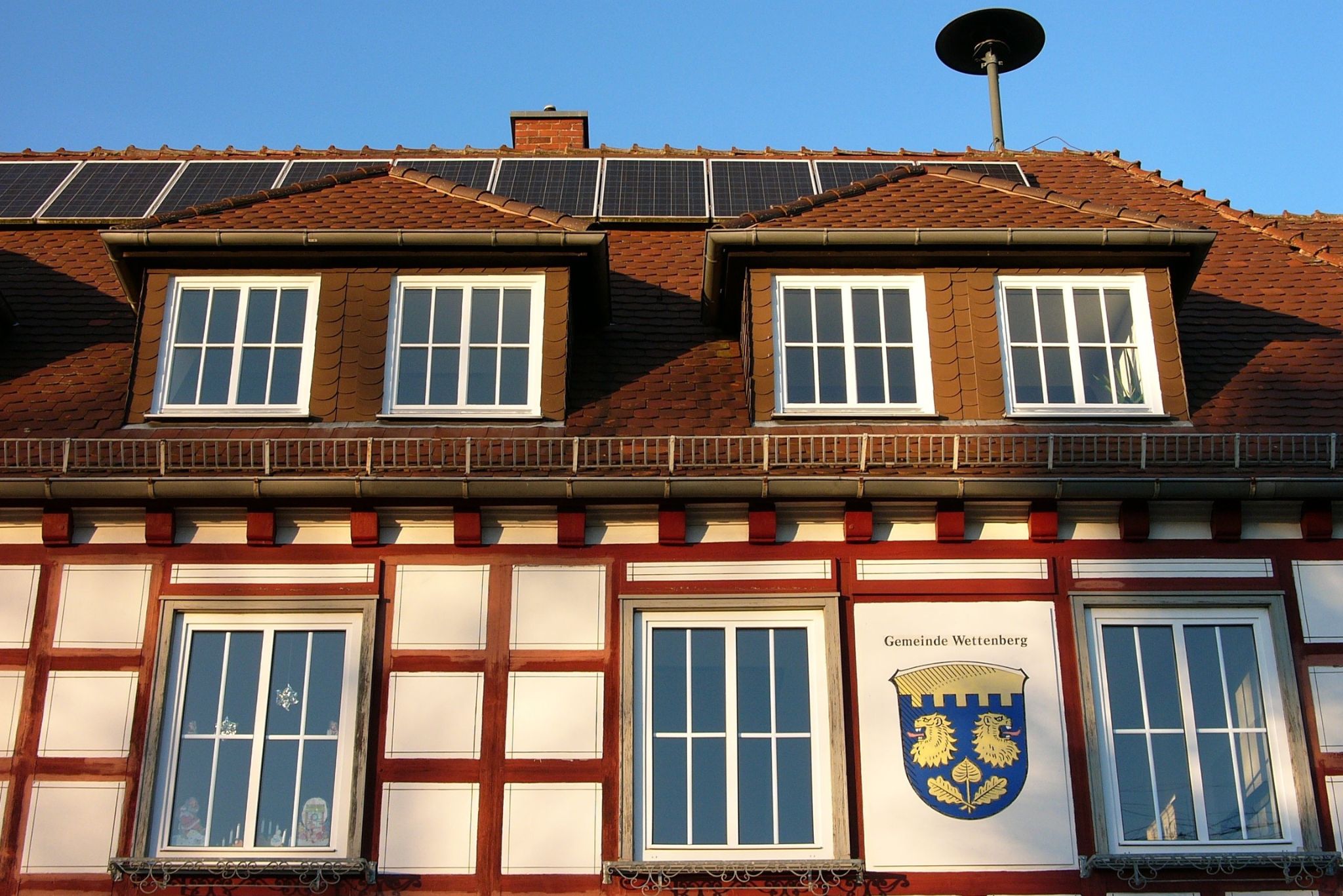 Rathaus Wettenberg mit Photovoltaikanlage