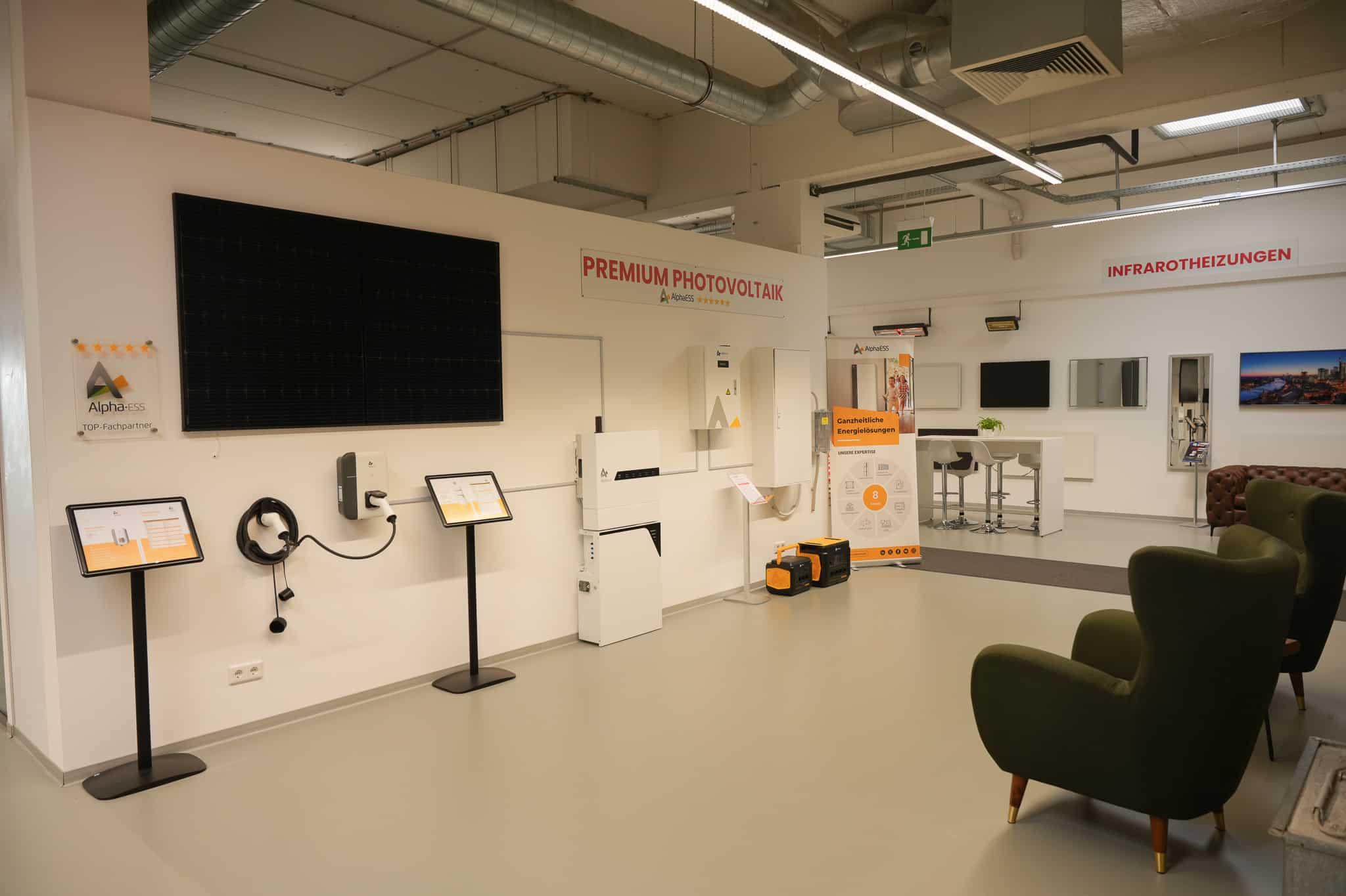 Ausstellungsecke im Showroom der Firma Naturwaerme.